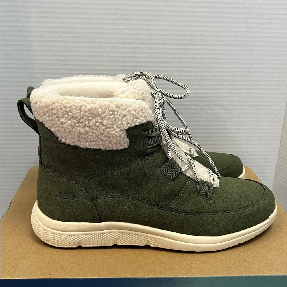 JBU freeze sneaker booties. Shearling. Velvety interior. Lace up. NIB. Size 9.5 - Picture 3 of 11